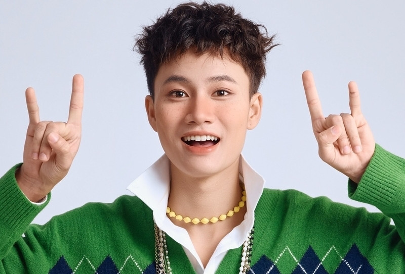  Làm mascot, diễn bar 2h đêm và quá khứ bị khinh thường của diễn viên Đoàn Thế Vinh 