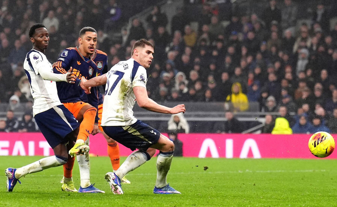 newcastle united tottenham.jpg