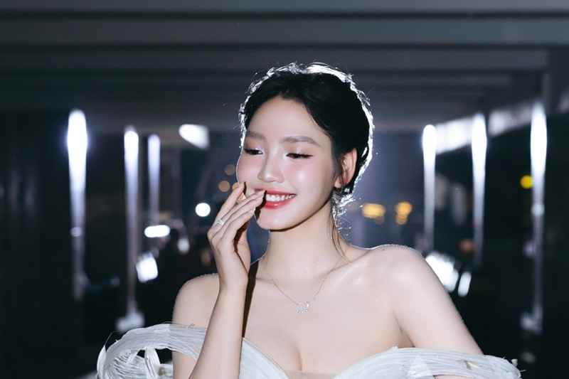 'Ngọc nữ thế hệ mới' 18 tuổi đóng con gái của Trường Giang là ai?