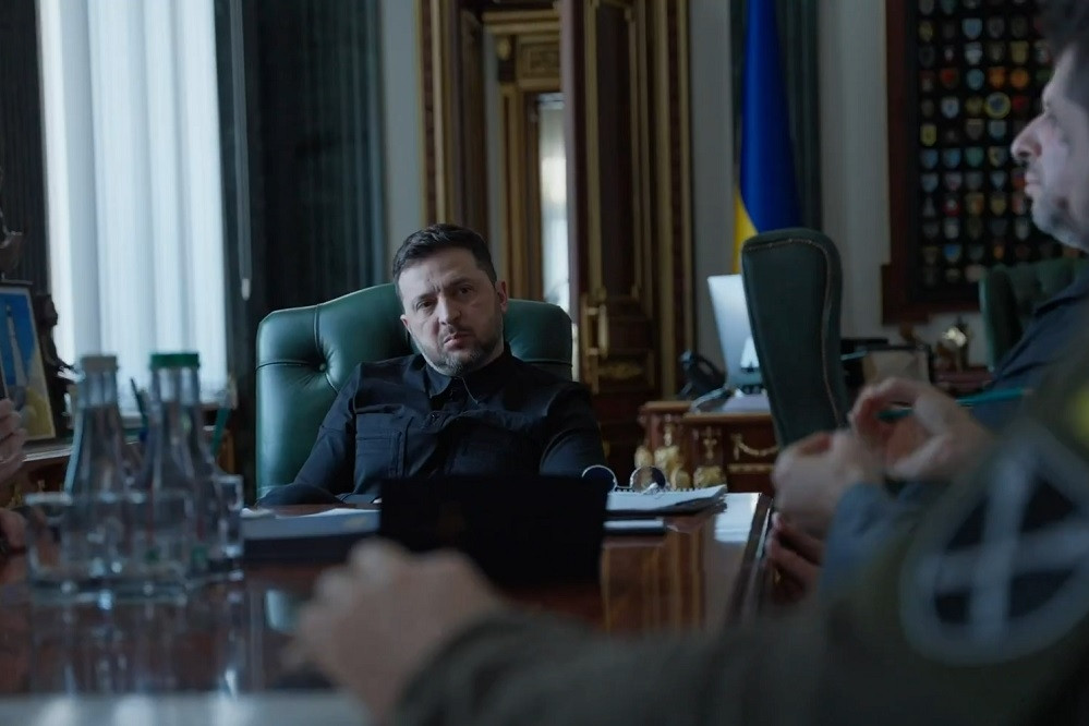 Ông Zelensky nhận xét về hội đàm 3 bên, Ukraine tấn công nhà máy tên lửa Nga