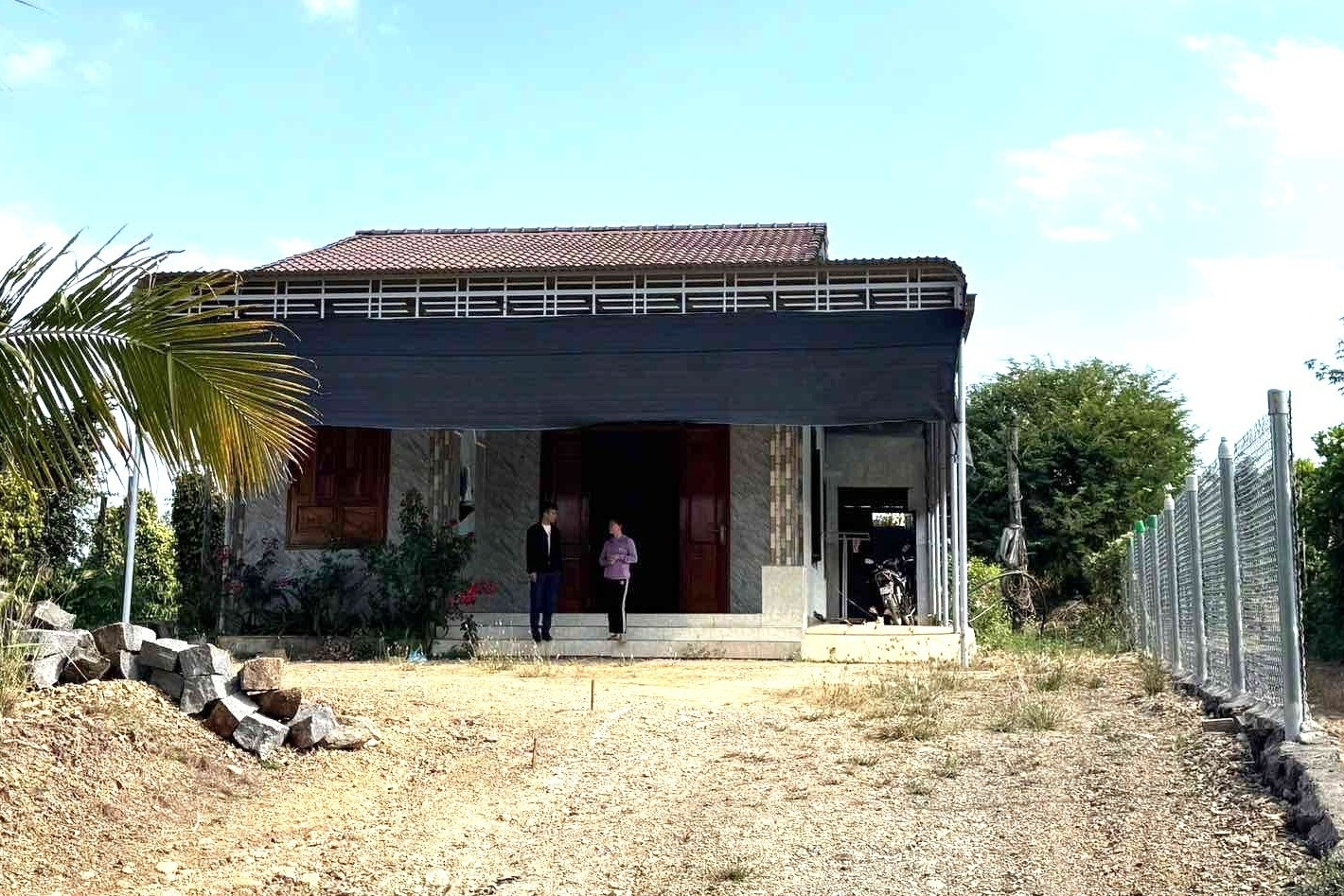 Sầu riêng, cà phê giúp làng biên giới Lâm Đồng đổi đời, nhà tiền tỷ mọc san sát