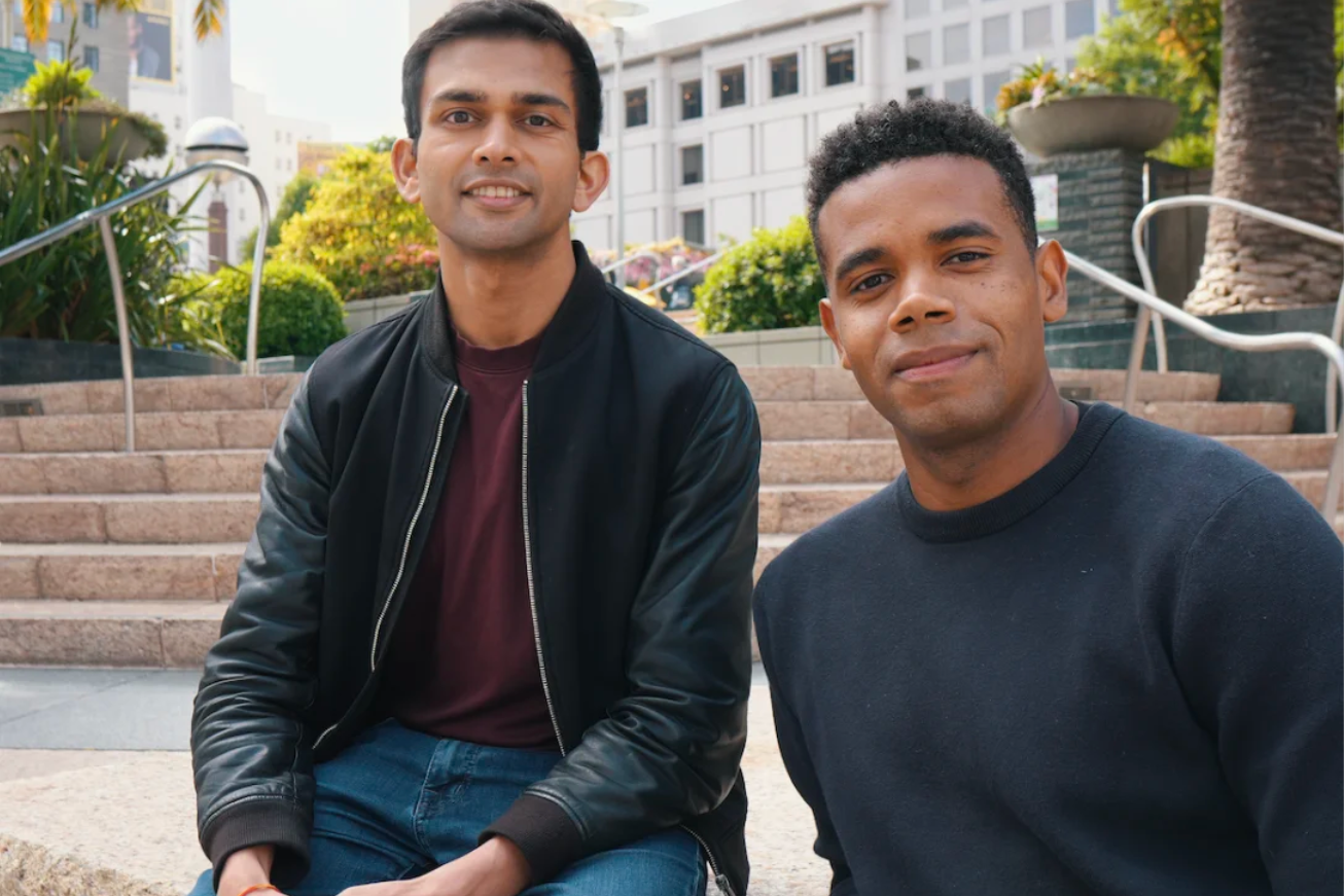 Từ bỏ công ty hái ra tiền, hai nhà sáng lập 33 tuổi đặt cược vào quyết định sinh tử