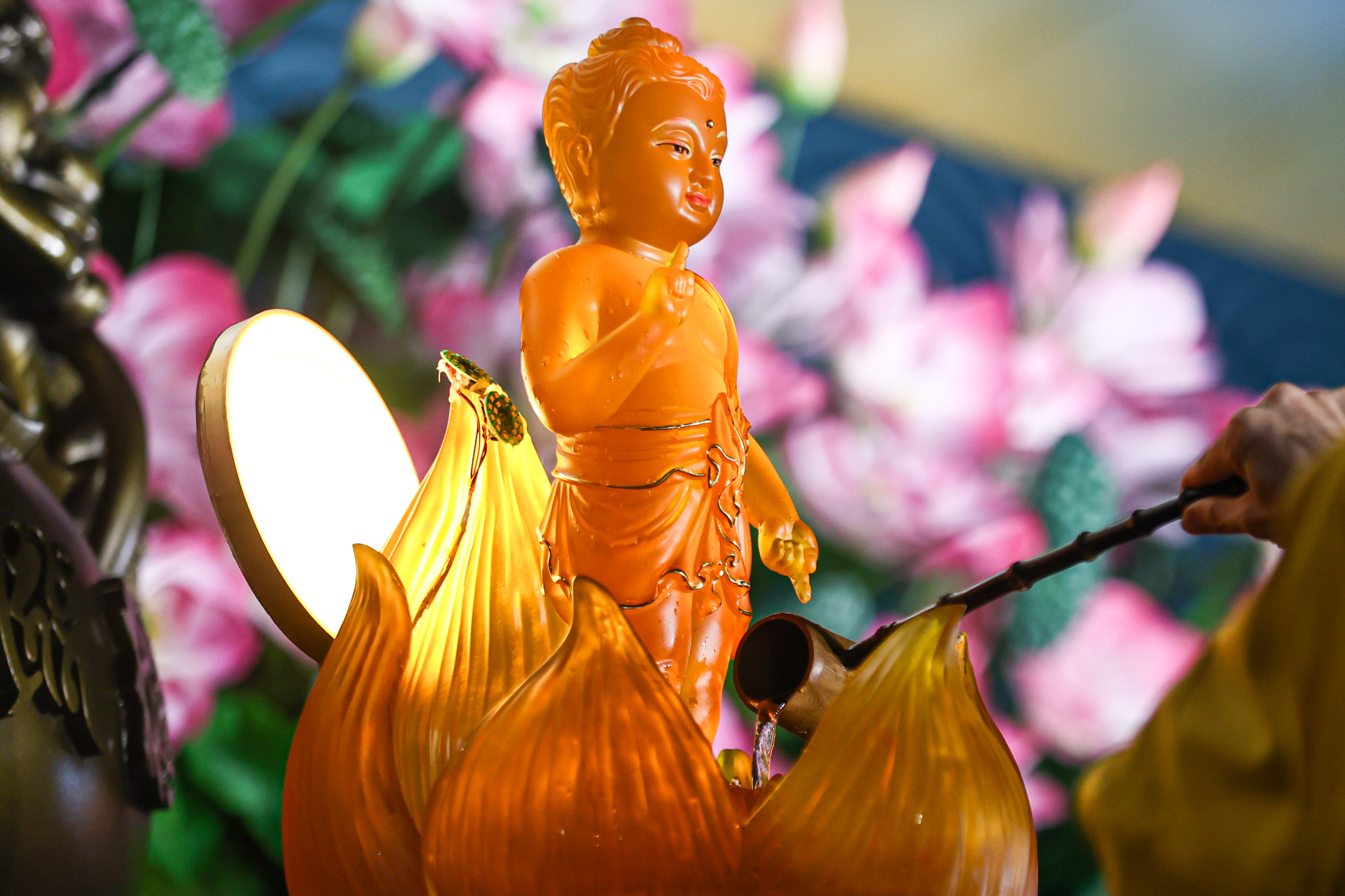 VNQT rước phật nguyễn huế 14.jpg