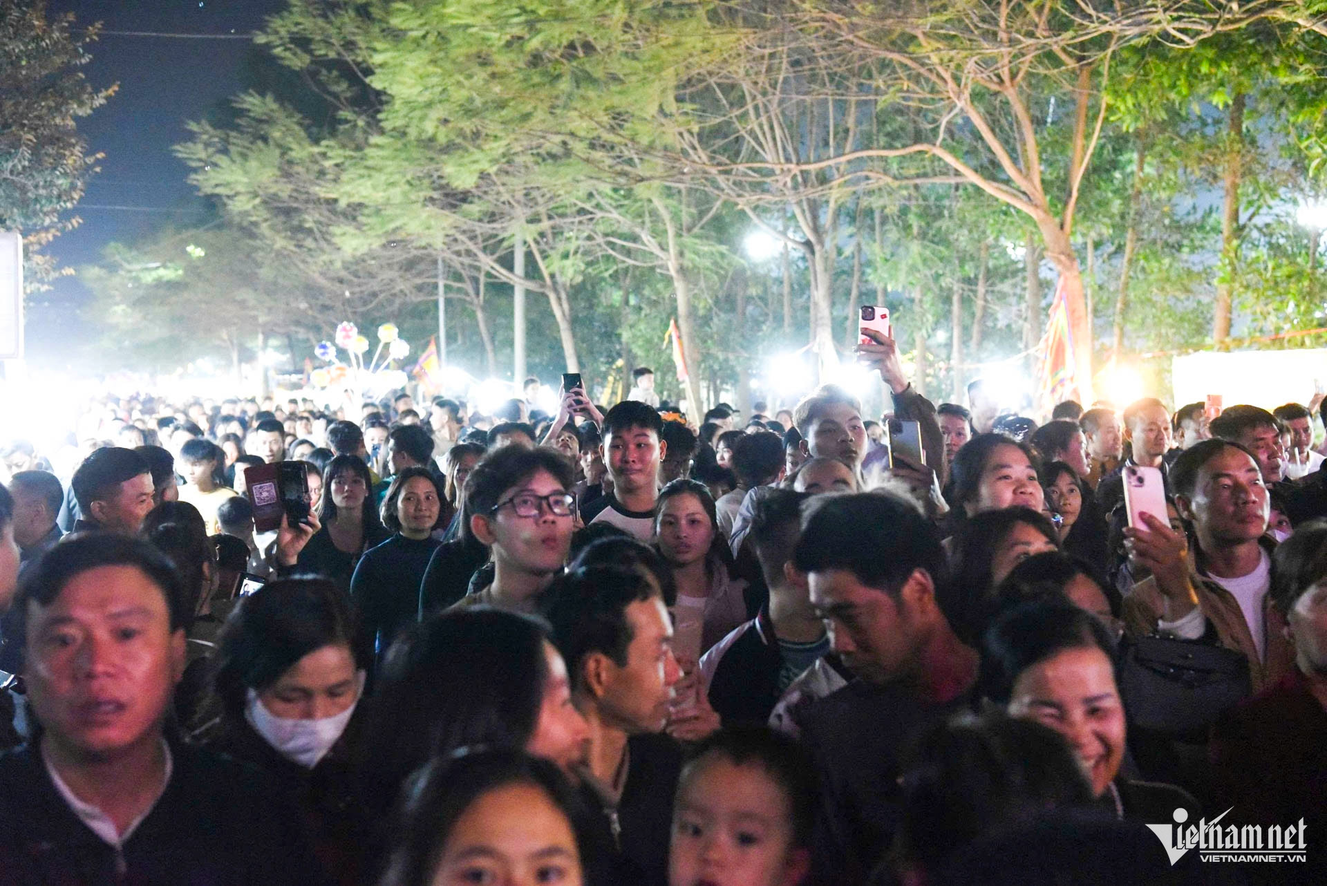 W-phiên chợ âm dương_12.JPG.jpg