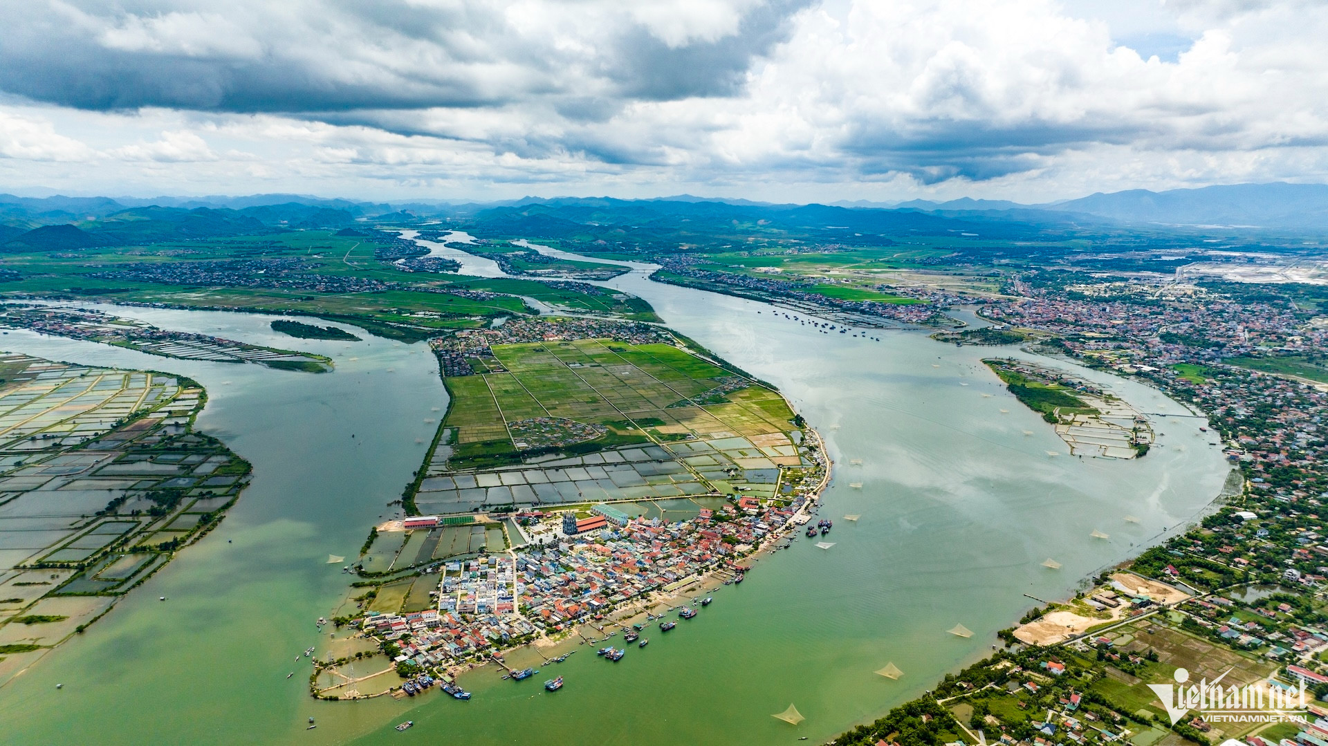 W-song gianh hoang ha 1692.jpg