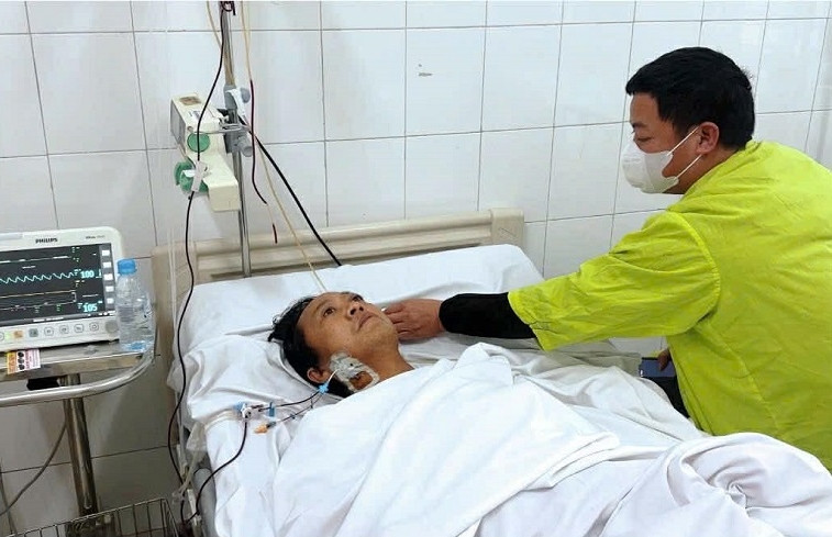  Bị liệt 28 năm, người đàn ông nguy kịch vì biến chứng rất cần cộng đồng giúp đỡ 