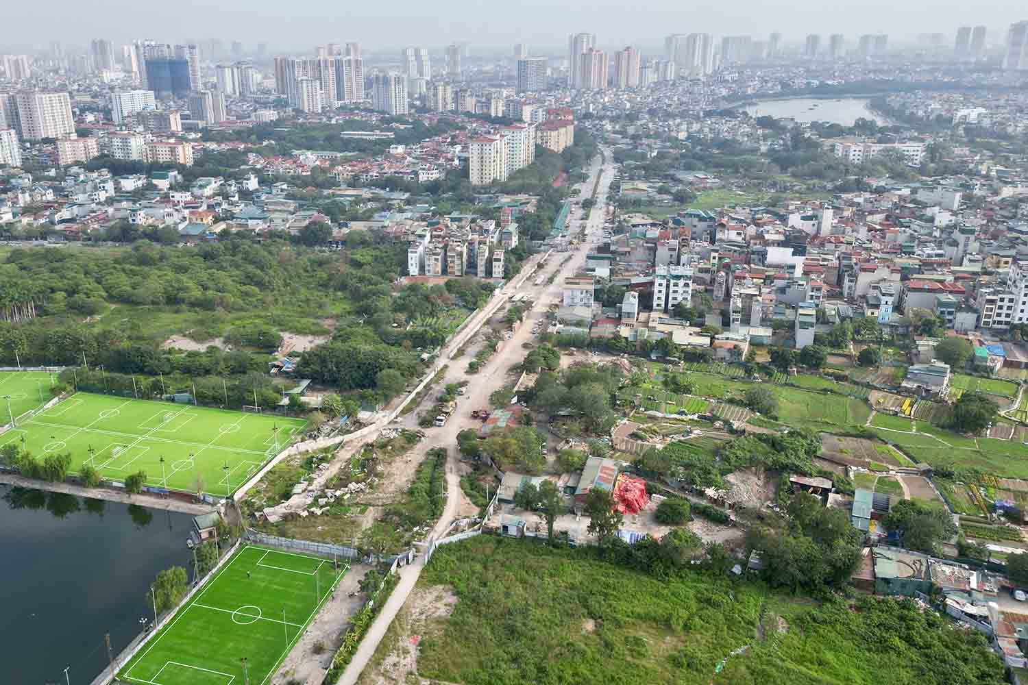 Mẹ kiện chia nhà đất với con gái; mua căn hộ 1,7 tỷ sát trung tâm Hà Nội ra sao?