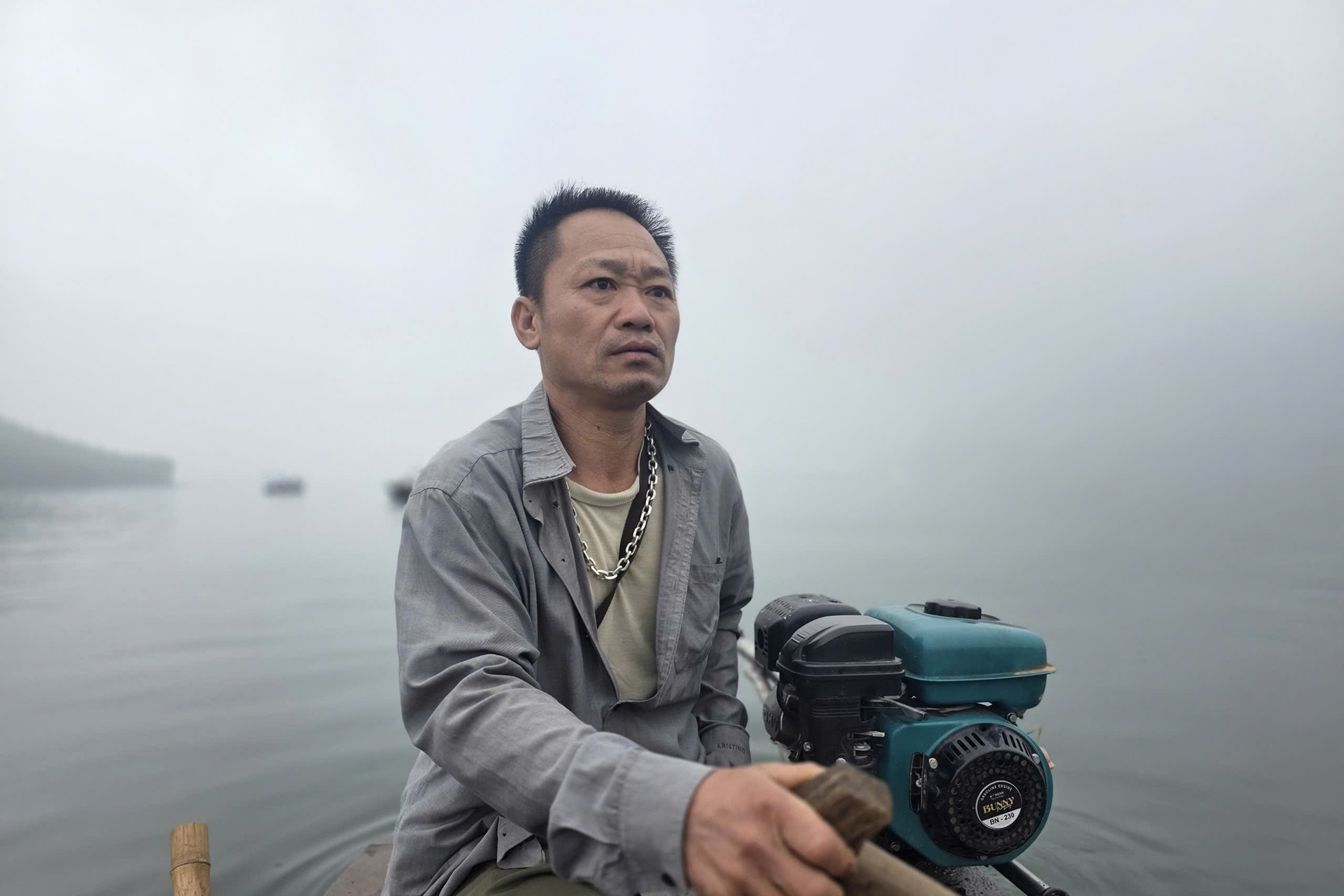 Người đàn ông 50 tuổi kể lại phút cứu 6 người trong vụ lật tàu trên hồ Thác Bà