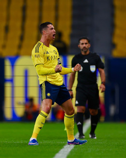 https://static-images.vnncdn.net/vps_images_publish/000001/000003/2026/2/22/ronaldo-al-nassr-4-242.jpg