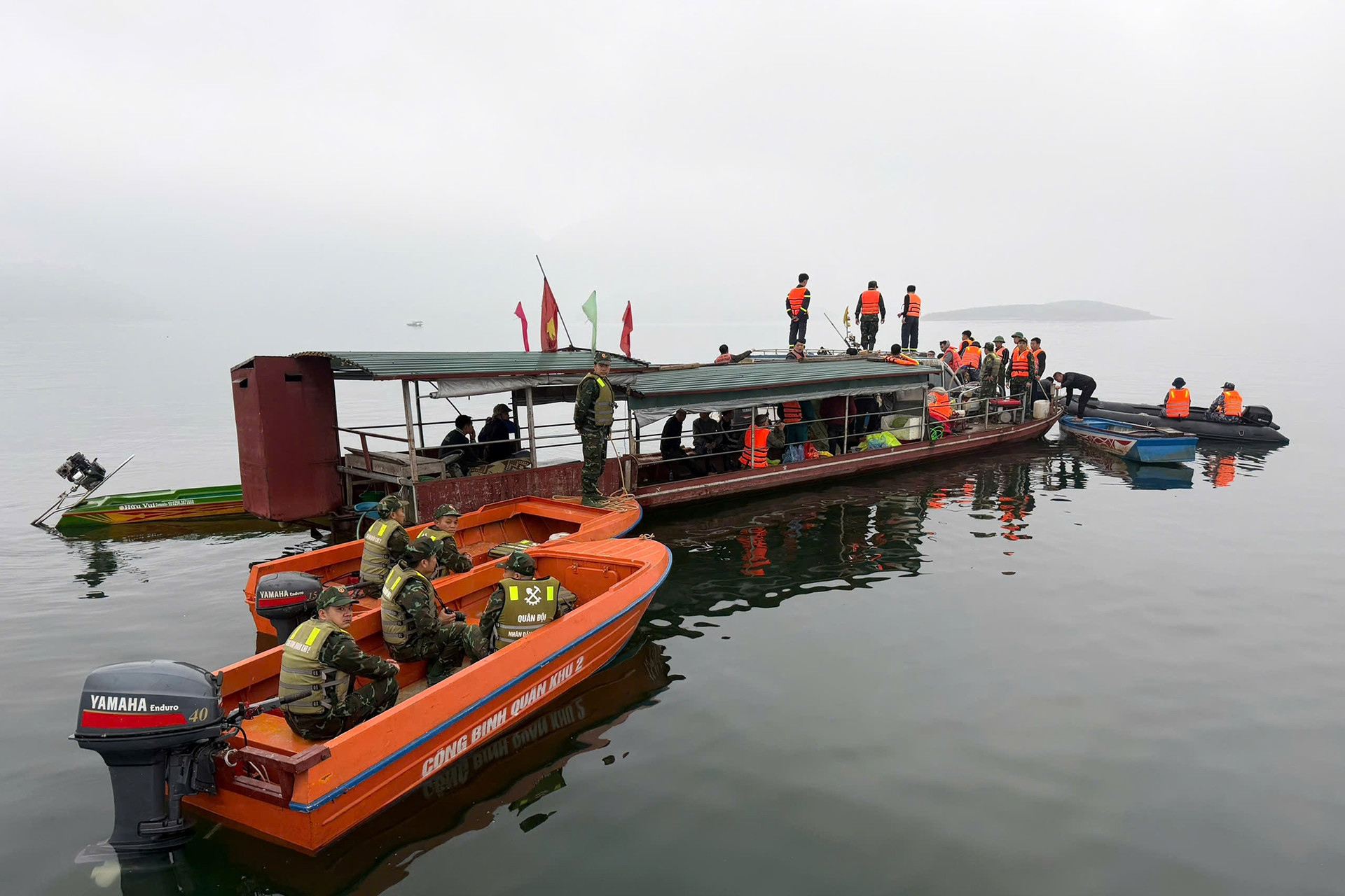 Tìm thấy 5 thi thể còn lại trong vụ lật tàu ở hồ Thác Bà