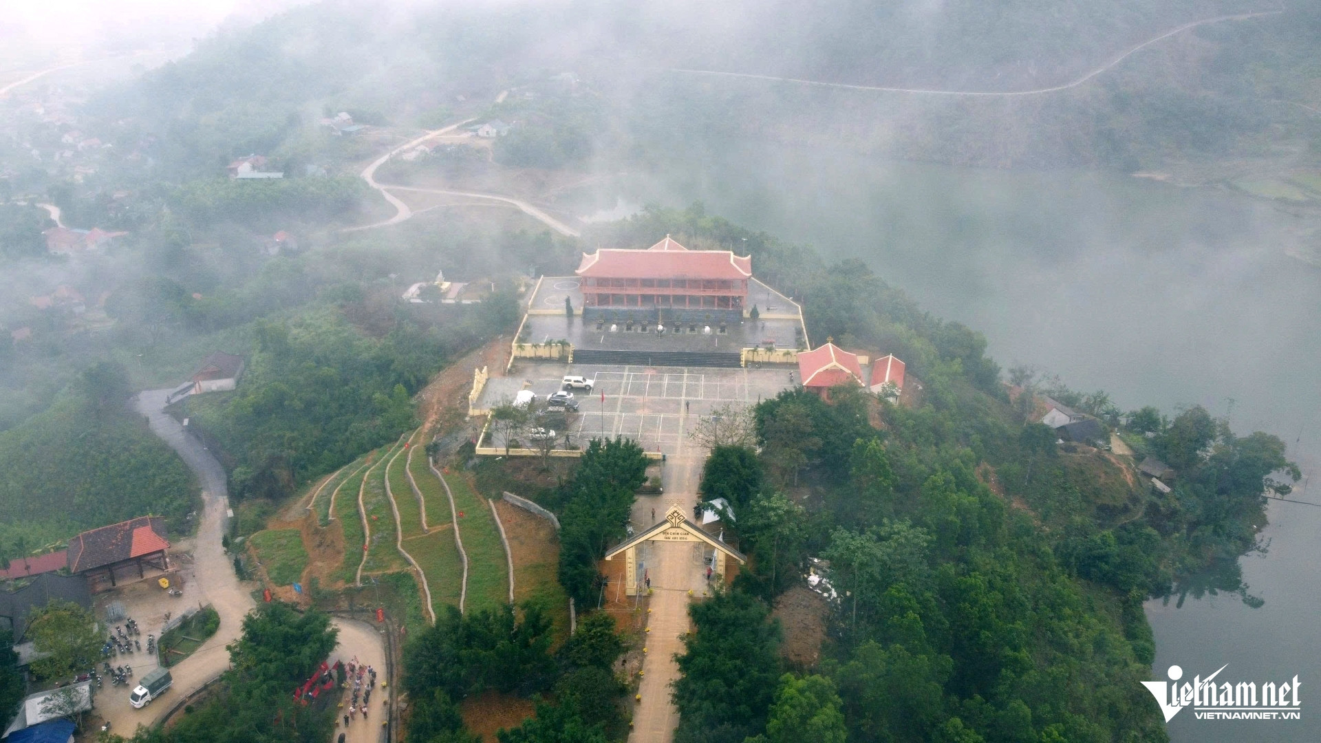 W-a1Không gian huyền ảo.jpg