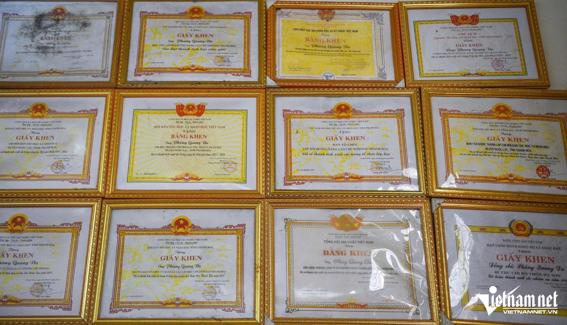 W-a4Người nặng lòng giữ chữ Nôm.jpg