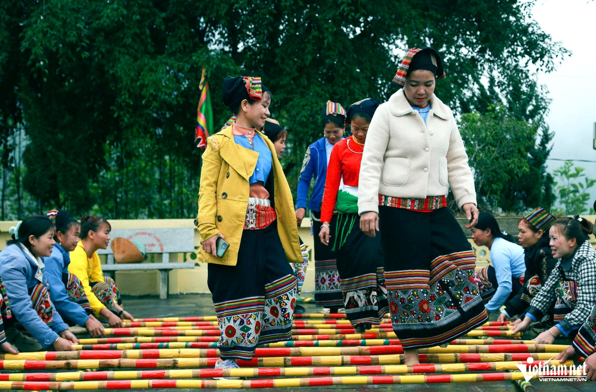 W-a5Không gian huyền ảo.jpg