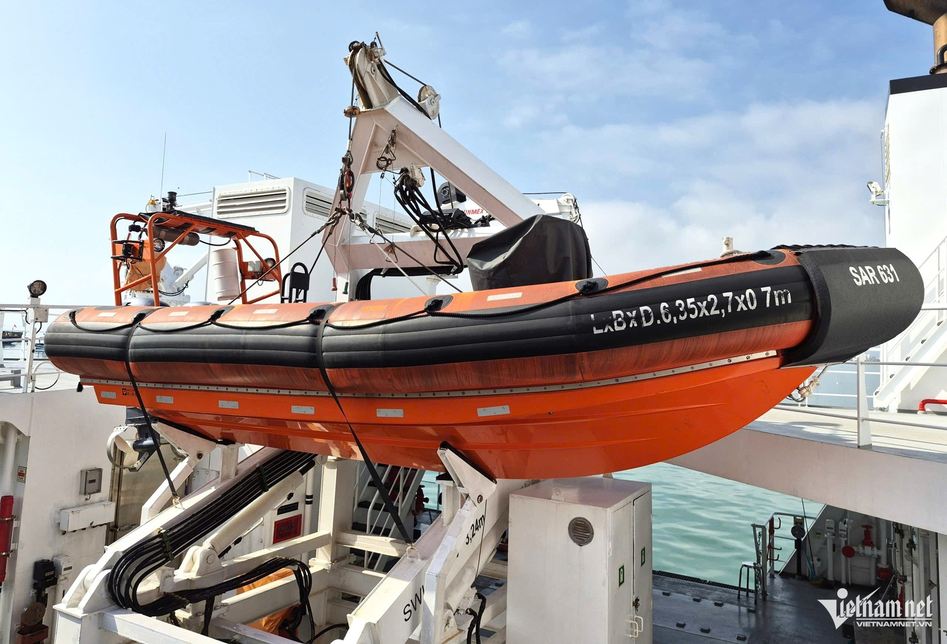 W-tàu cứu hộ13.jpg