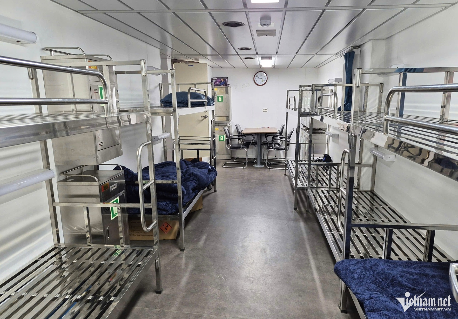 W-tàu cứu hộ3.jpg