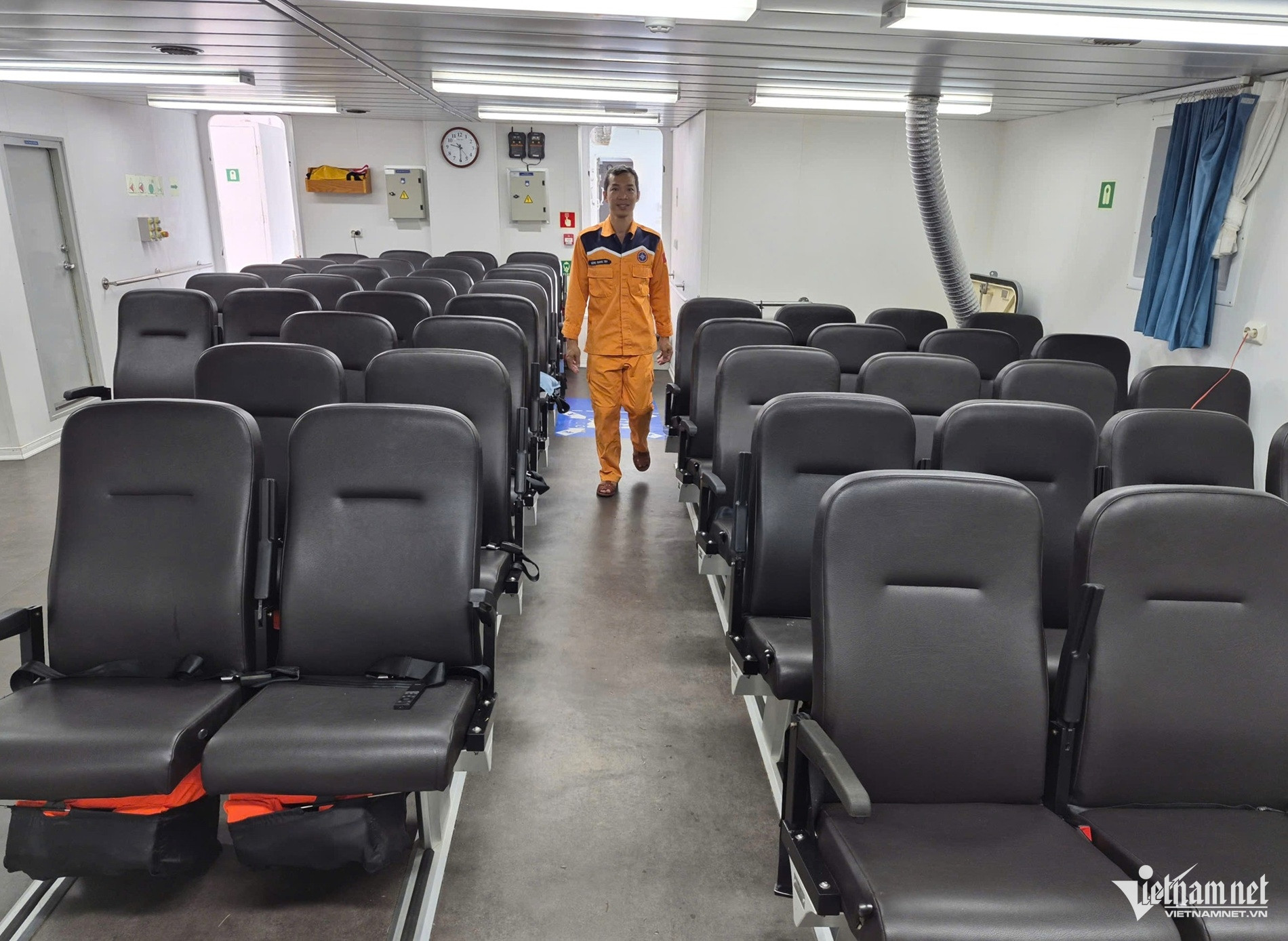 W-tàu cứu hộ4.jpg