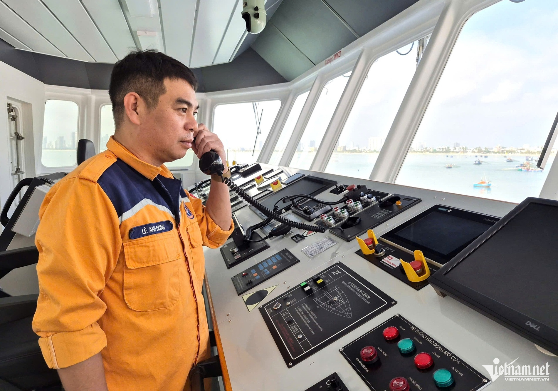 W-tàu cứu hộ5.jpg