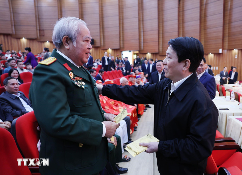 chu tich nuoc chuc tet dang bo chinh quyen va nhan dan tinh lao cai 23 8.jpg