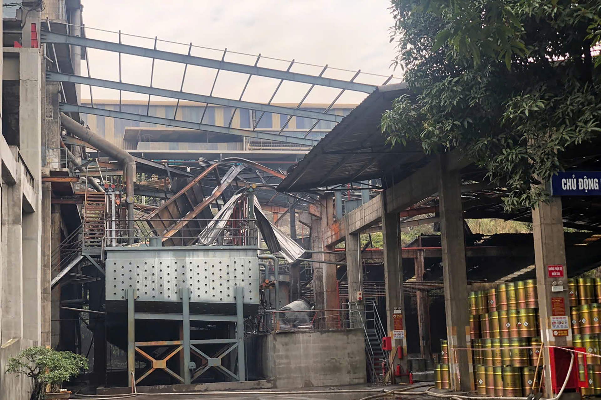 Nổ tại công ty sản xuất phốt pho ở Lào Cai, trưởng ca tử vong