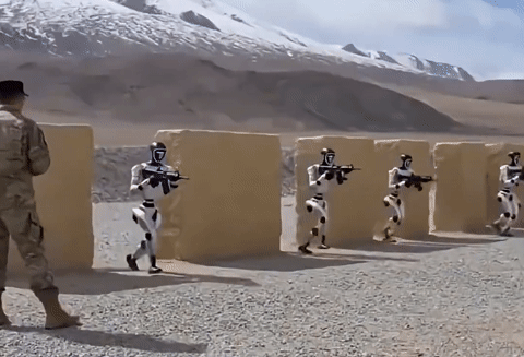 Sự thật phía sau video robot Trung Quốc tập bắn súng, chiến đấu như con người