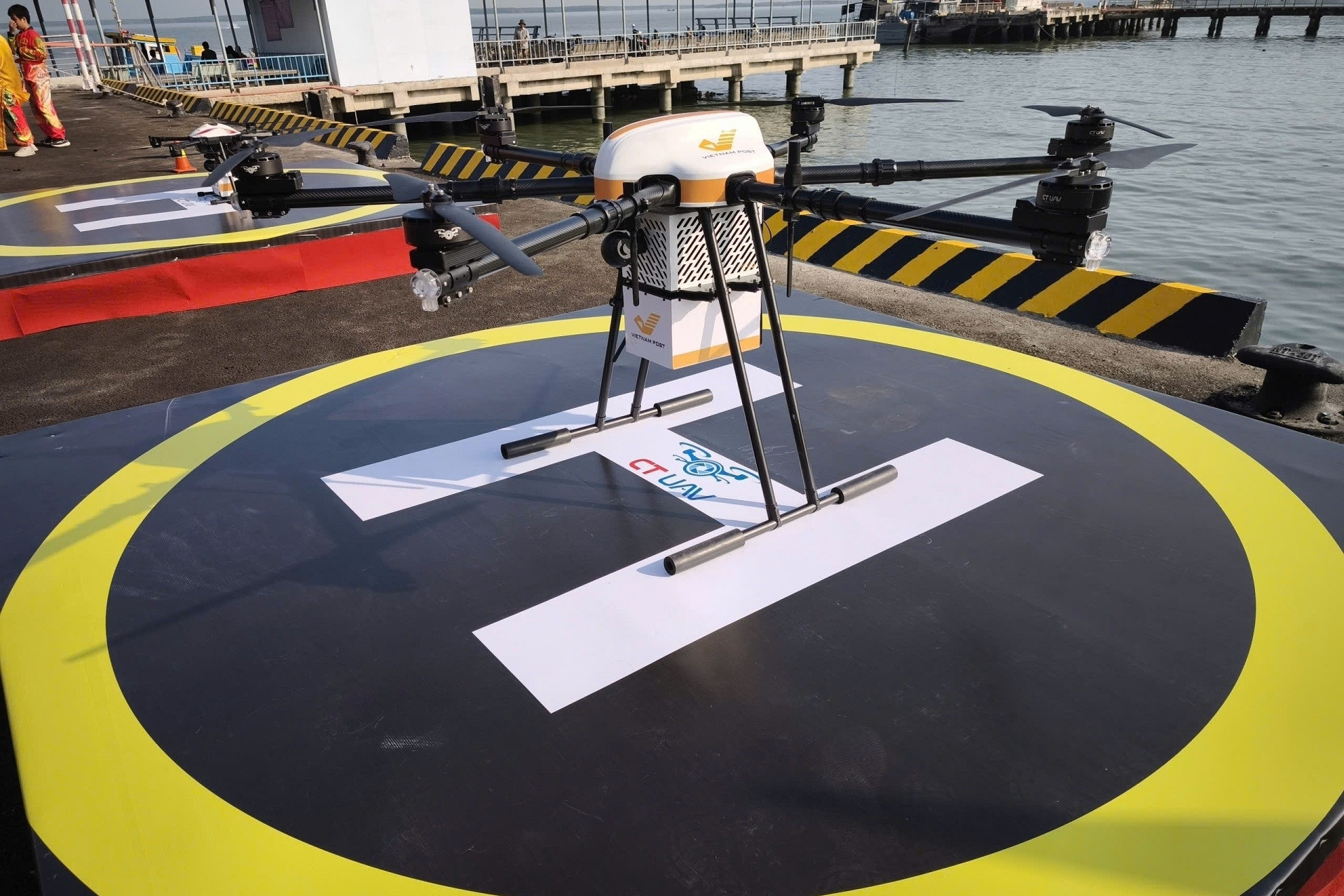 TPHCM ‘mở cửa’ bầu trời cho kinh tế tầm thấp và bài toán không được chọn sai