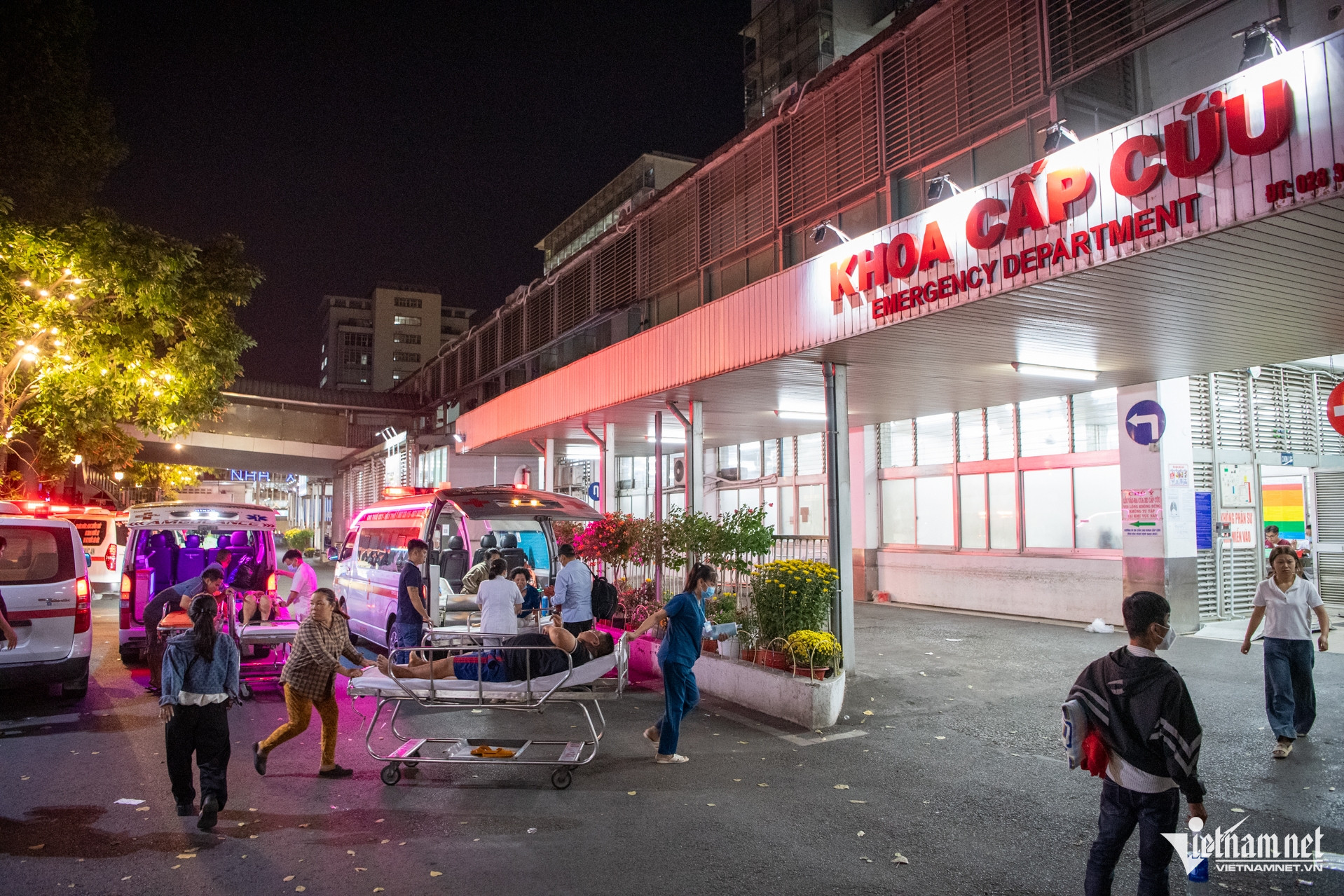 Nguyên nhân khiến số ca cấp cứu ngày Tết tăng vọt ở bệnh viện tuyến cuối TPHCM W-Bệnh viện chợ rãy Tuấn Hùng 80.jpg