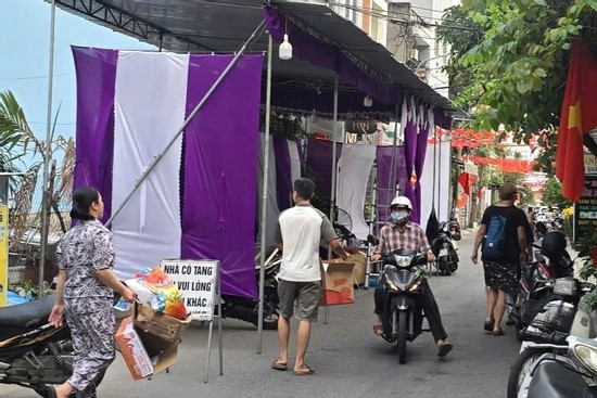 Bản tin cuối ngày 24/2: Con trai 19 tuổi bị bắt sau cái chết của người cha