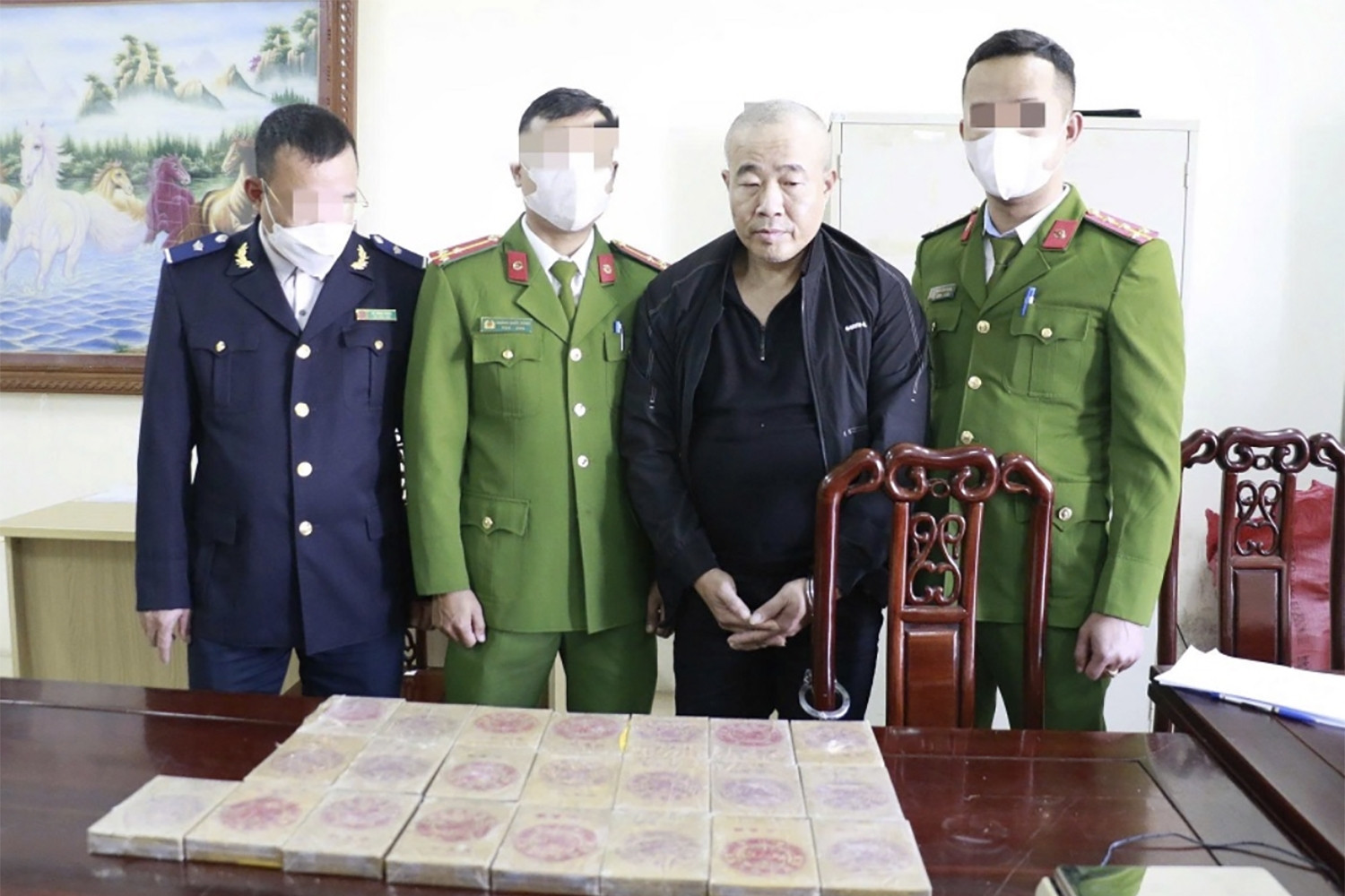 Công an Nghệ An bắt Đào Minh Hoàng, thu giữ 22 bánh heroin