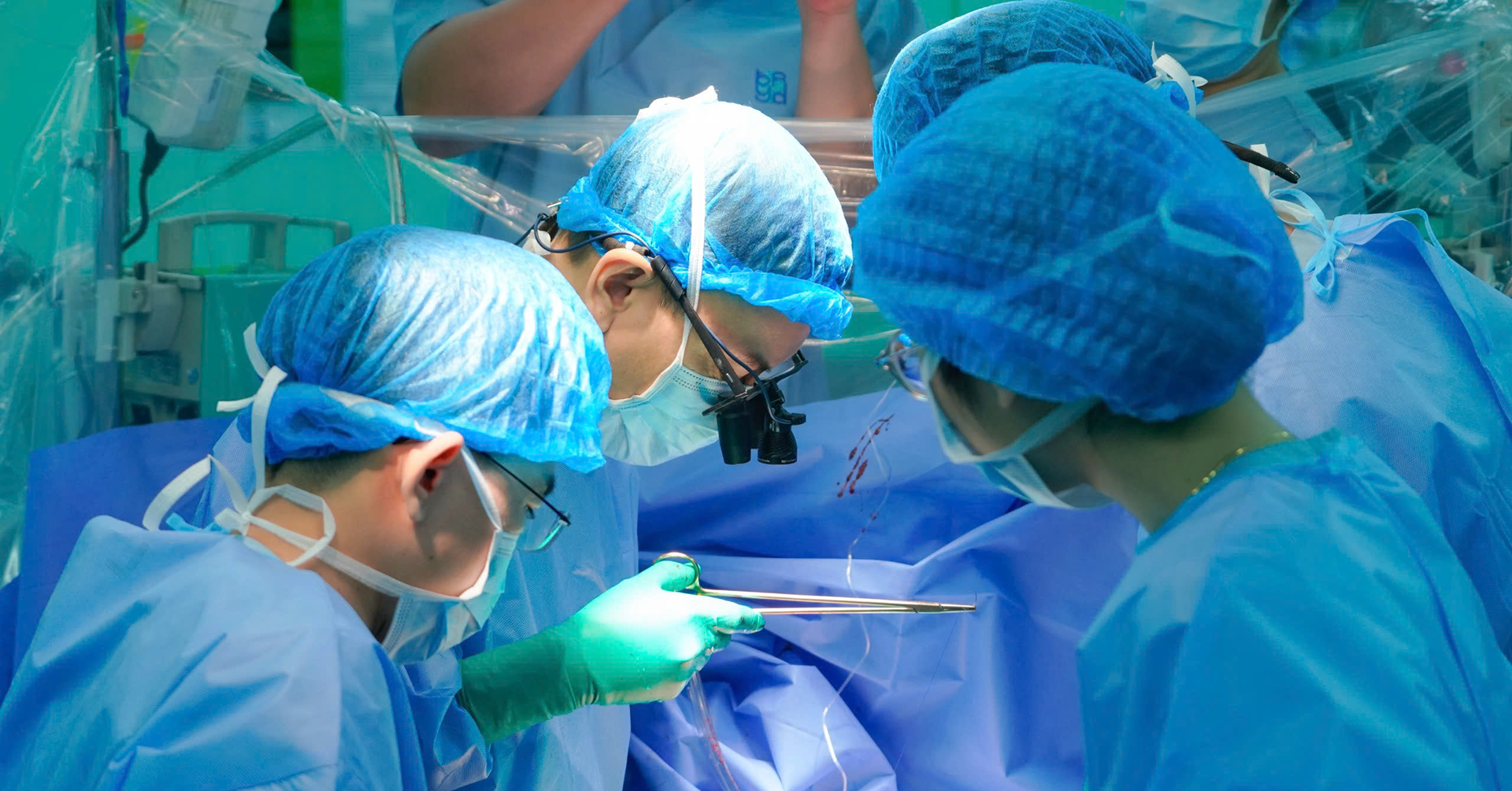 Đưa trái tim từ Hà Nội vào TPHCM, hồi sinh sự sống cho bệnh nhi 11 tuổi