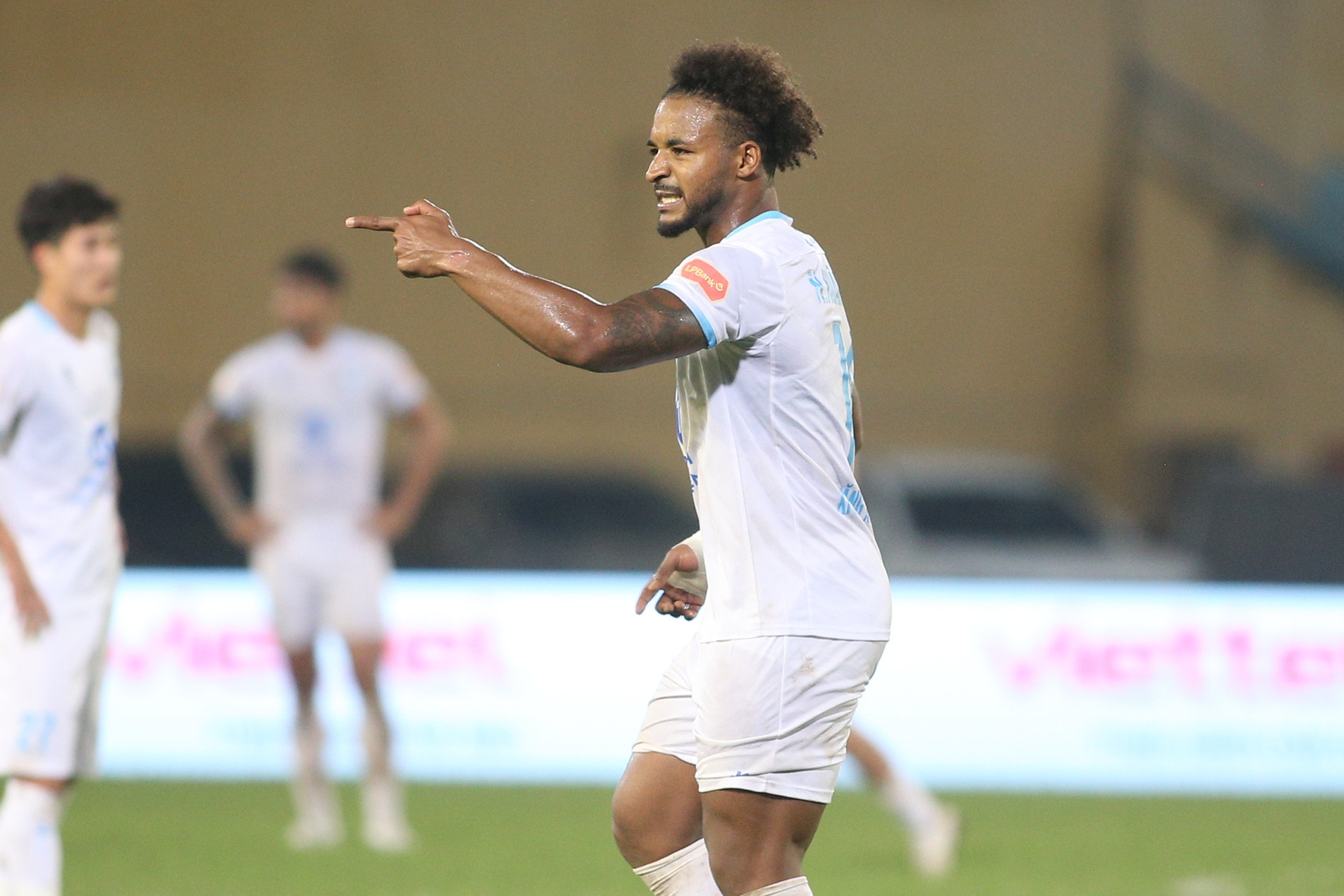 HLV Nam Định lên tiếng bảo vệ Xuân Son