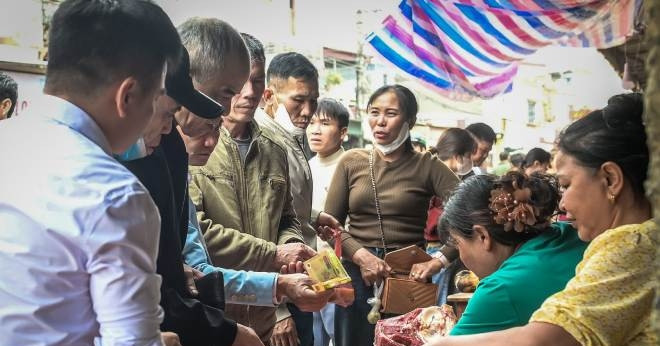 Món Đỗ Đầu Năm Hút Khách Tại Chợ Viềng Ninh Bình