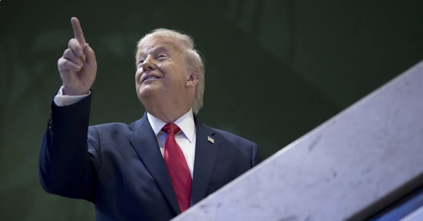 Ông Trump dọa áp thuế cao hơn với những nước &amp;apos;có toan tính không tốt&amp;apos;