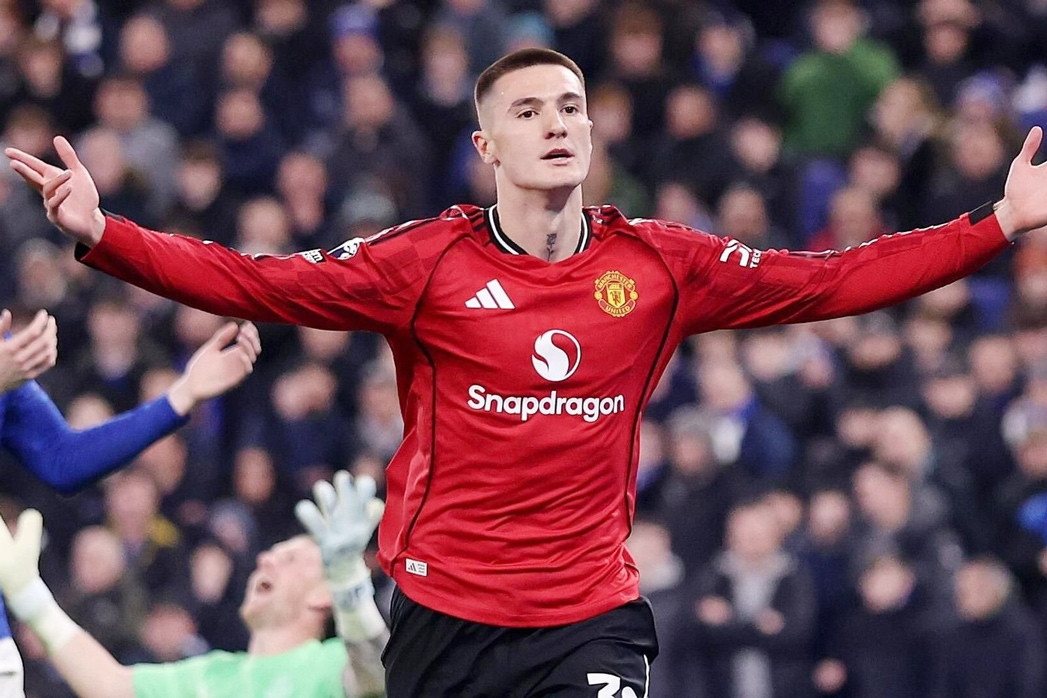 Sesko bừng sáng giúp MU hạ gục Everton