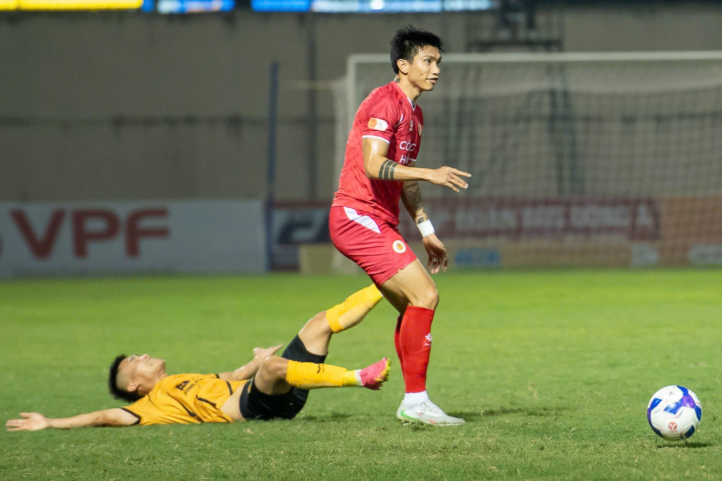  Văn Hậu ghi siêu phẩm để đời, mong trở lại tuyển Việt Nam 