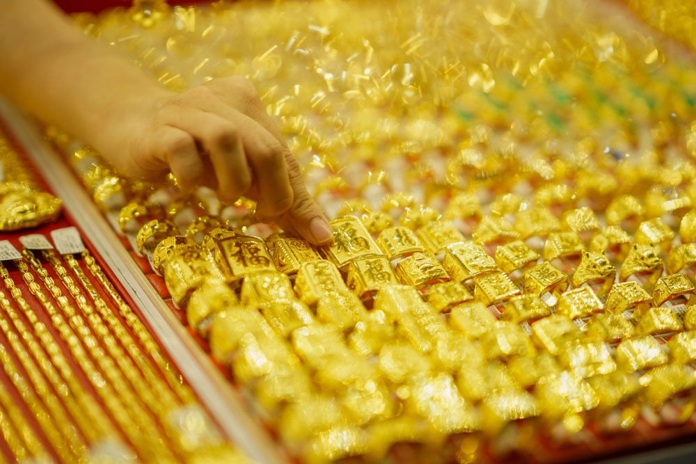 Vàng đảo chiều nhanh sau phán quyết thuế quan, thị trường bước vào sóng mới