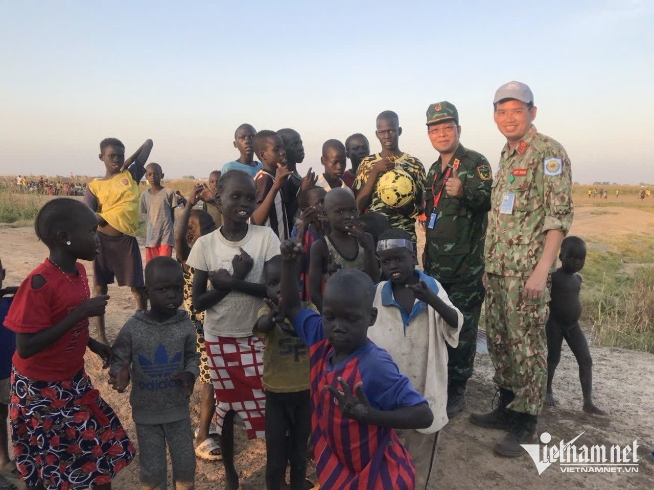 Dấu chân người thầy thuốc mang quân hàm thiếu tướng từ Trường Sa đến Nam Sudan W-Nam sudan.jpeg