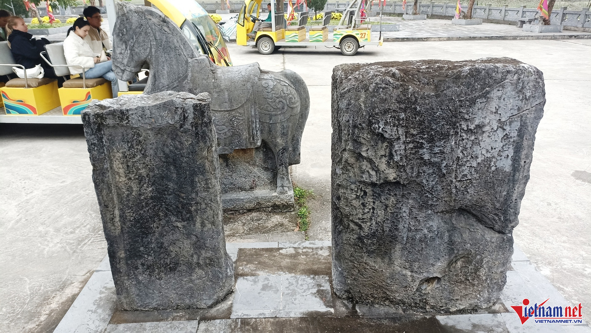 W-Ngựa đá 10.jpg