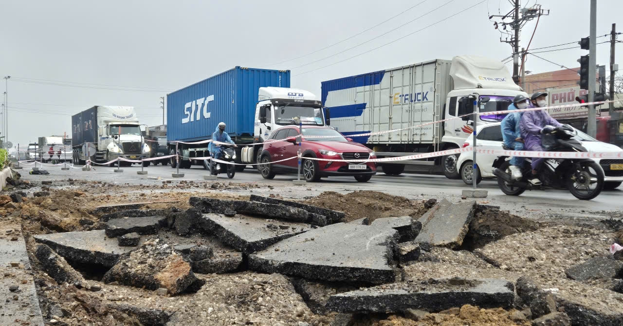 Dự án khẩn cấp gỡ nút giao kẹt xe gần sân bay Nội Bài