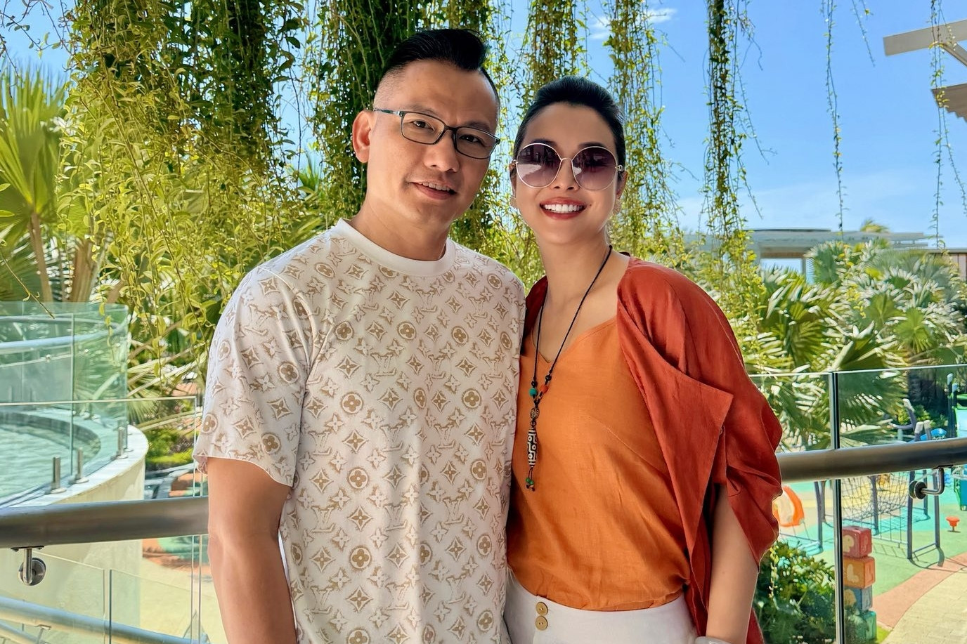 Hoa hậu Jennifer Phạm hết lời ca ngợi chồng đại gia, tiết lộ về con trai cao 1m90