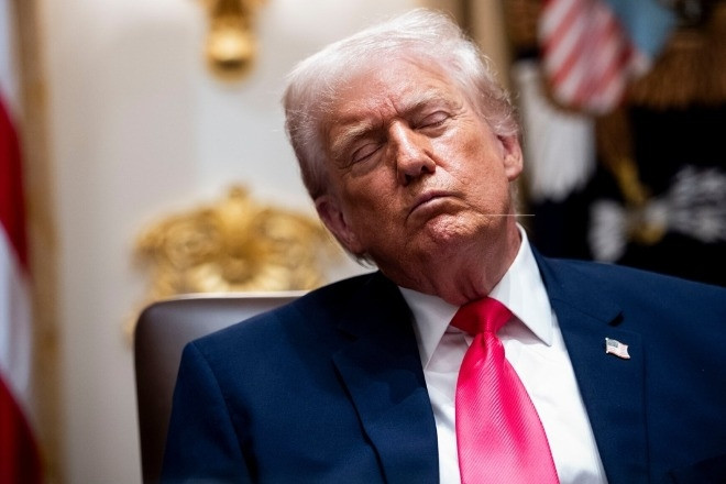 Khảo sát cho thấy phần lớn người dân Mỹ lo lắng về tuổi tác của ông Trump