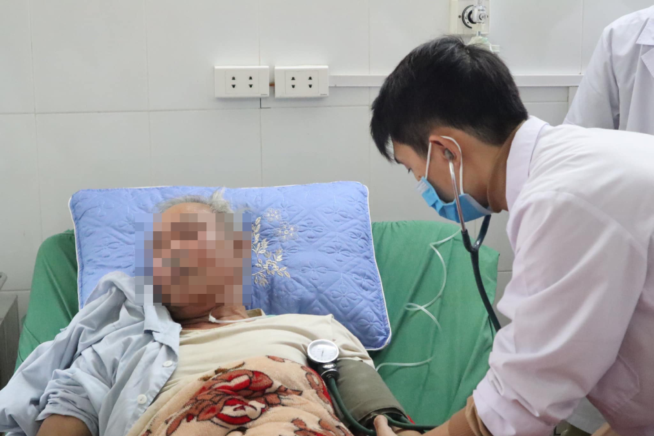 Ký ức của nam bác sĩ trẻ vùng cao: ‘Hồi đó cứ thấy bệnh nhân có dấu hiệu nặng là lo’