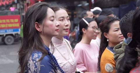 Mưa côn đi đánh bóng hút nghìn người xem tại Triều Khúc