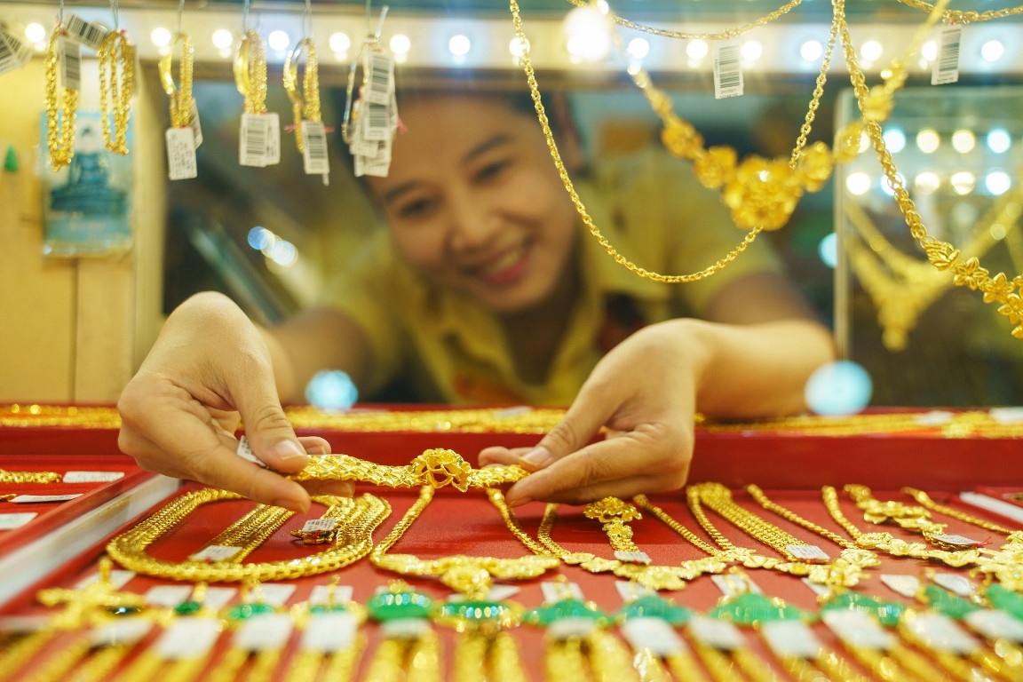 Mua vàng ngày vía Thần Tài có phải xuất hóa đơn không?