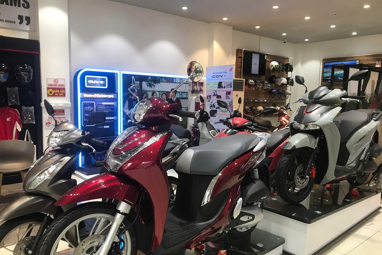 Sau Tết, giá xe máy Honda SH vẫn chênh cao đến 17 triệu đồng, Yamaha giảm nhẹ