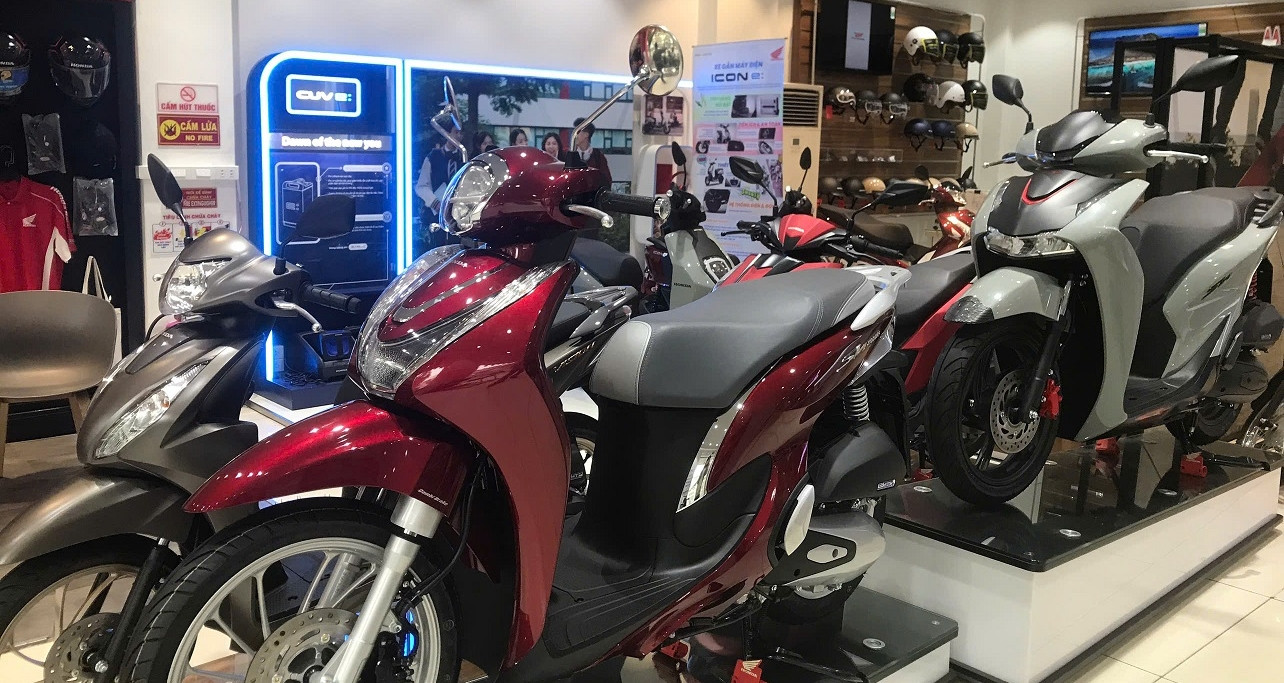 Sau Tết, giá xe máy Honda SH vẫn chênh cao, Yamaha giảm nhẹ