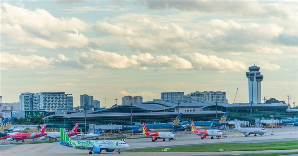 Thiết bị bay không người lái xuất hiện trái phép, loạt chuyến bay ảnh hưởng