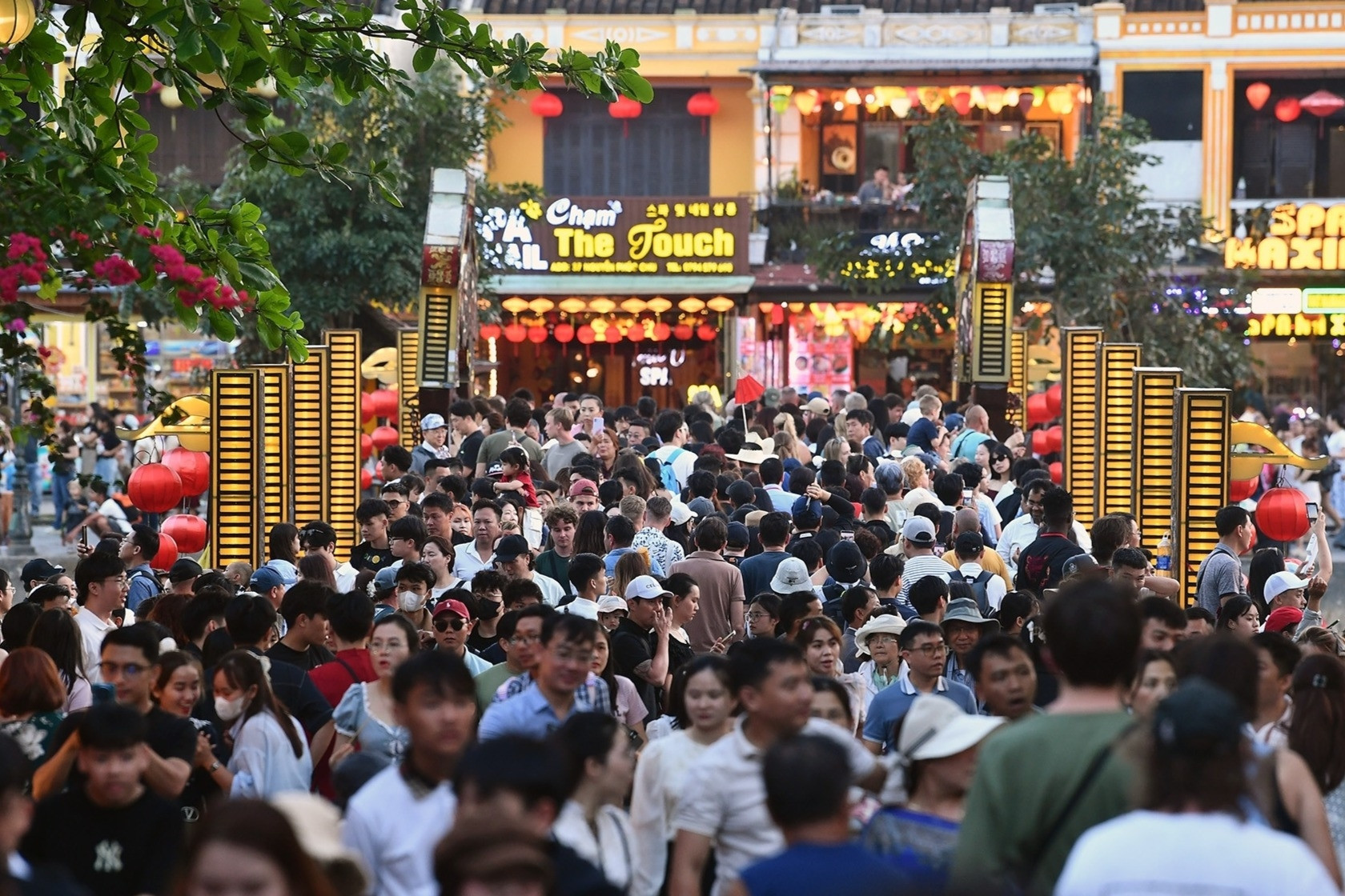 Thủ tướng: Kiên quyết không để cán bộ, công chức du xuân trong giờ hành chính