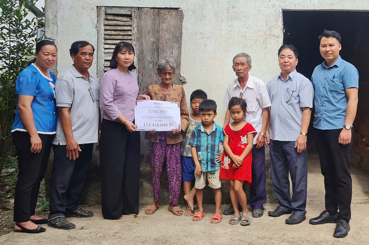 Trao hơn 153 triệu đồng đến bà ngoại U70 nuôi 3 cháu nhỏ ở Cần Thơ