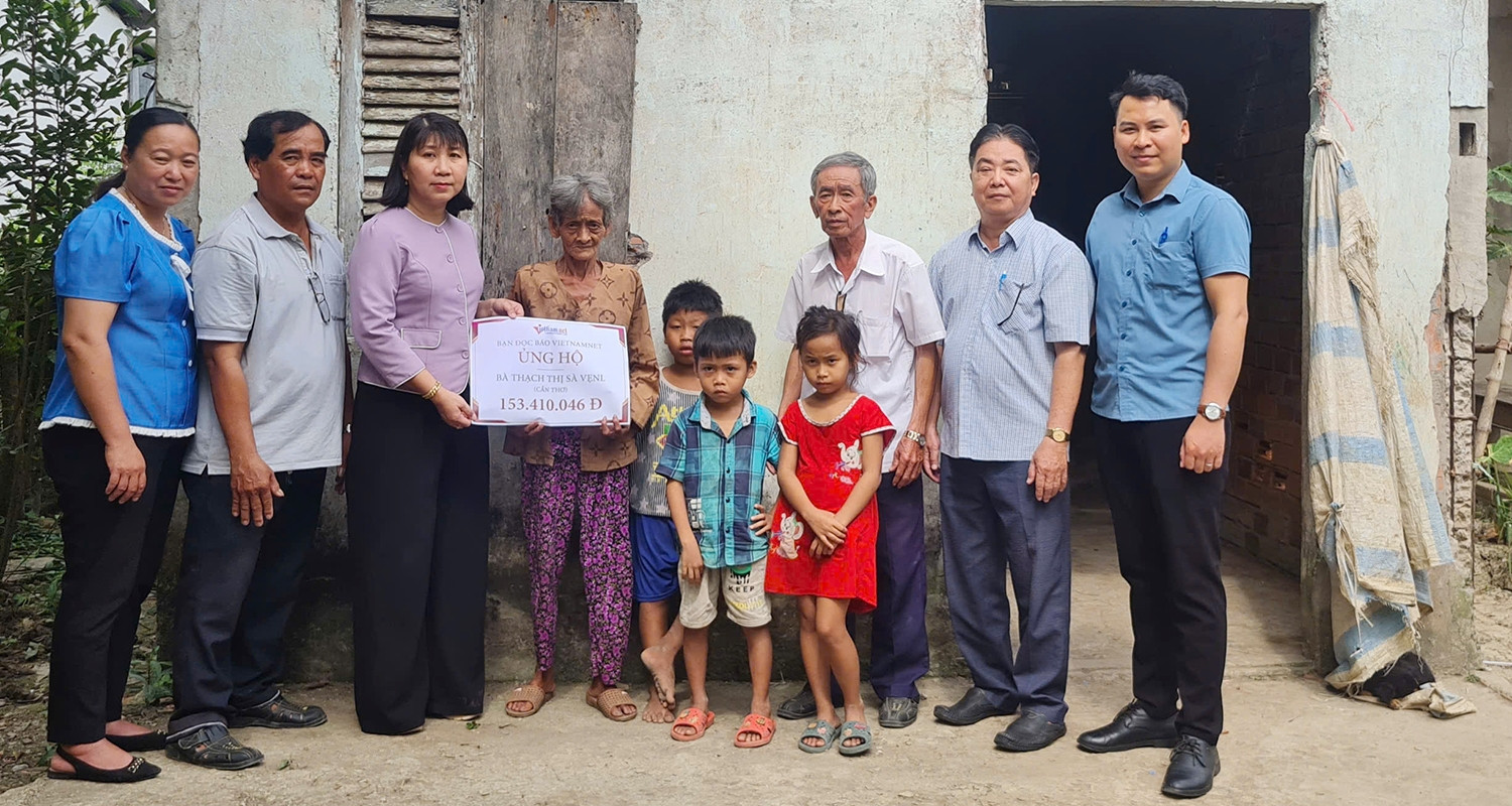 Trao hơn 153 triệu đồng đến bà ngoại U70 nuôi 3 cháu nhỏ ở Cần Thơ
