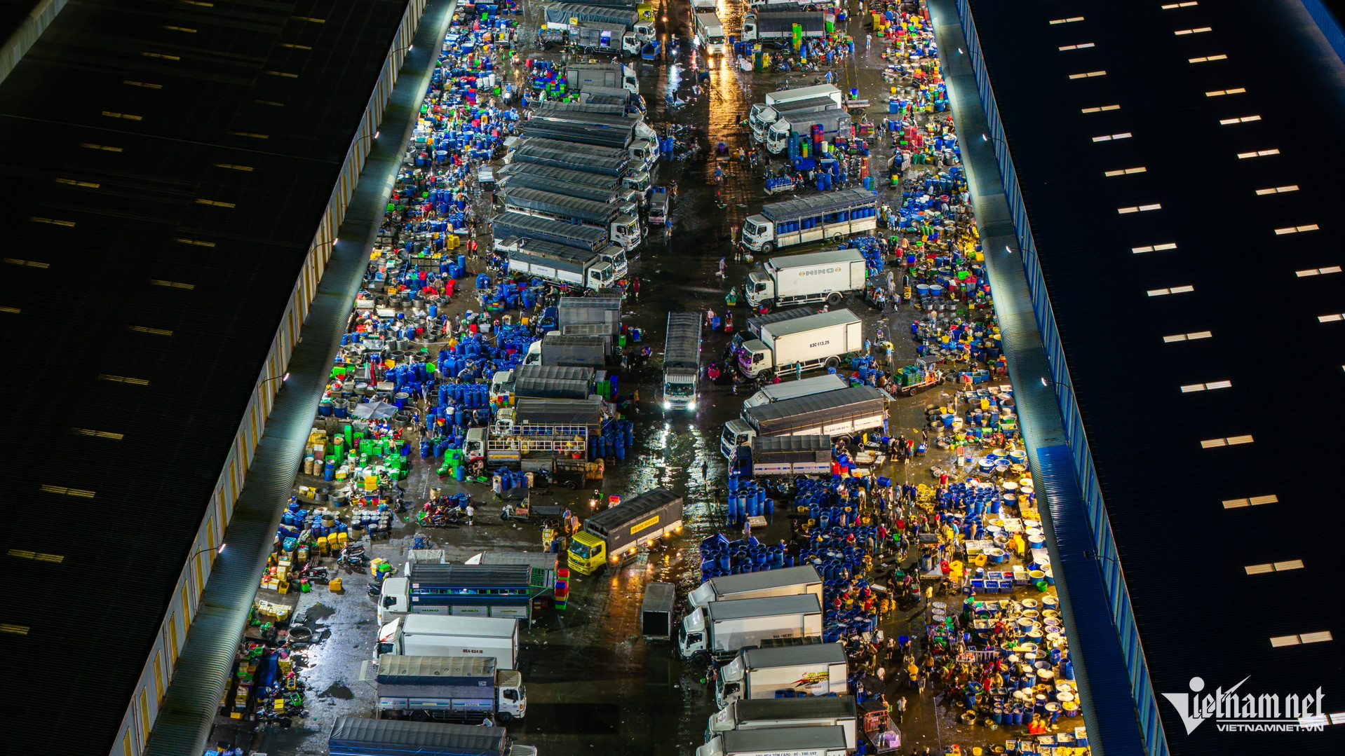 W-Cá lóc chuẩn bị vía thần tài (chợ Bình Điền) Tuấn Hùng 81.jpg